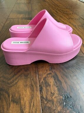 Steve Madden Bubblegum Pink Platform Slide Mules